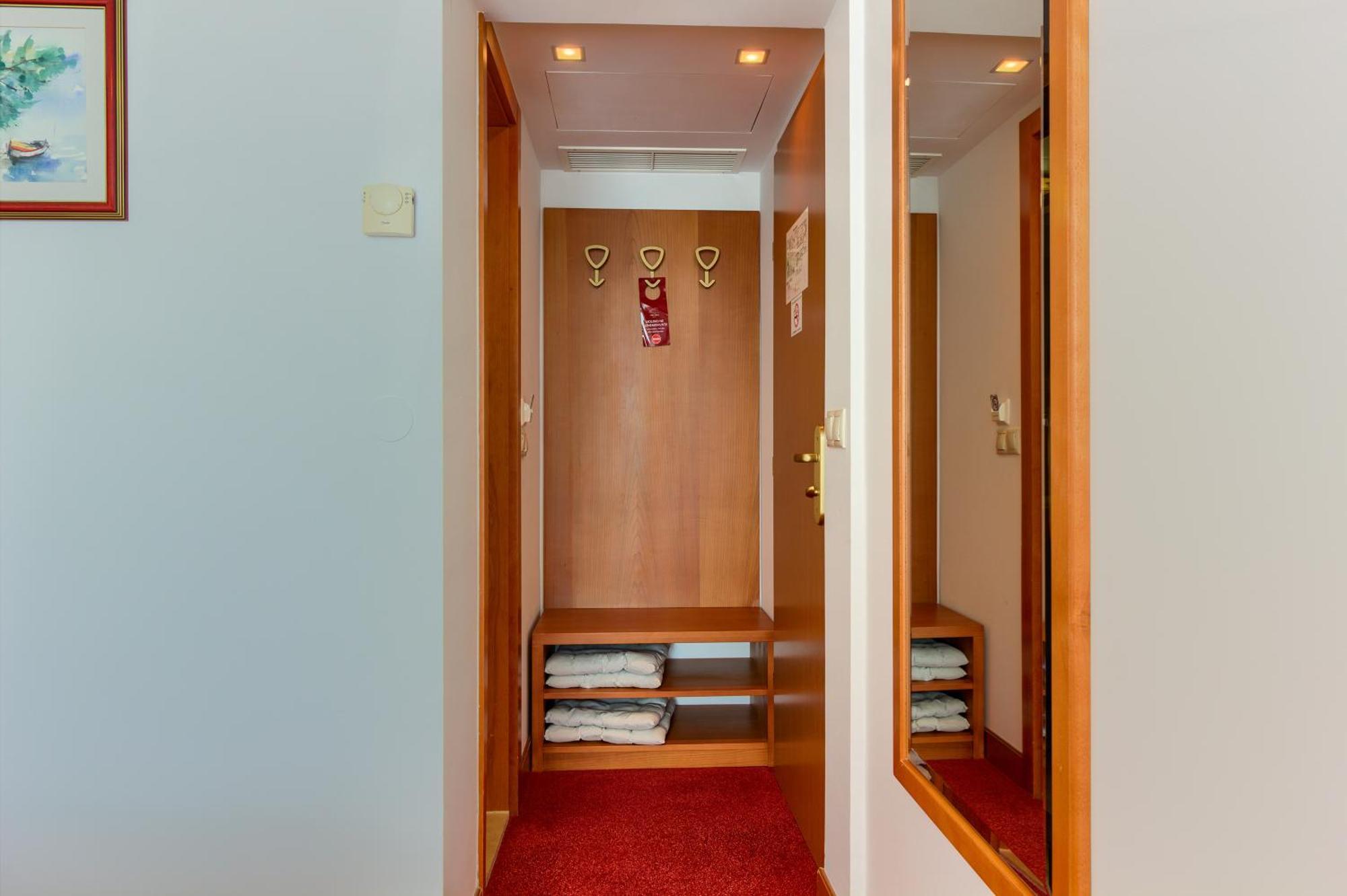 Hotel Villa Dvor (Adults Only) Omiš Habitación foto