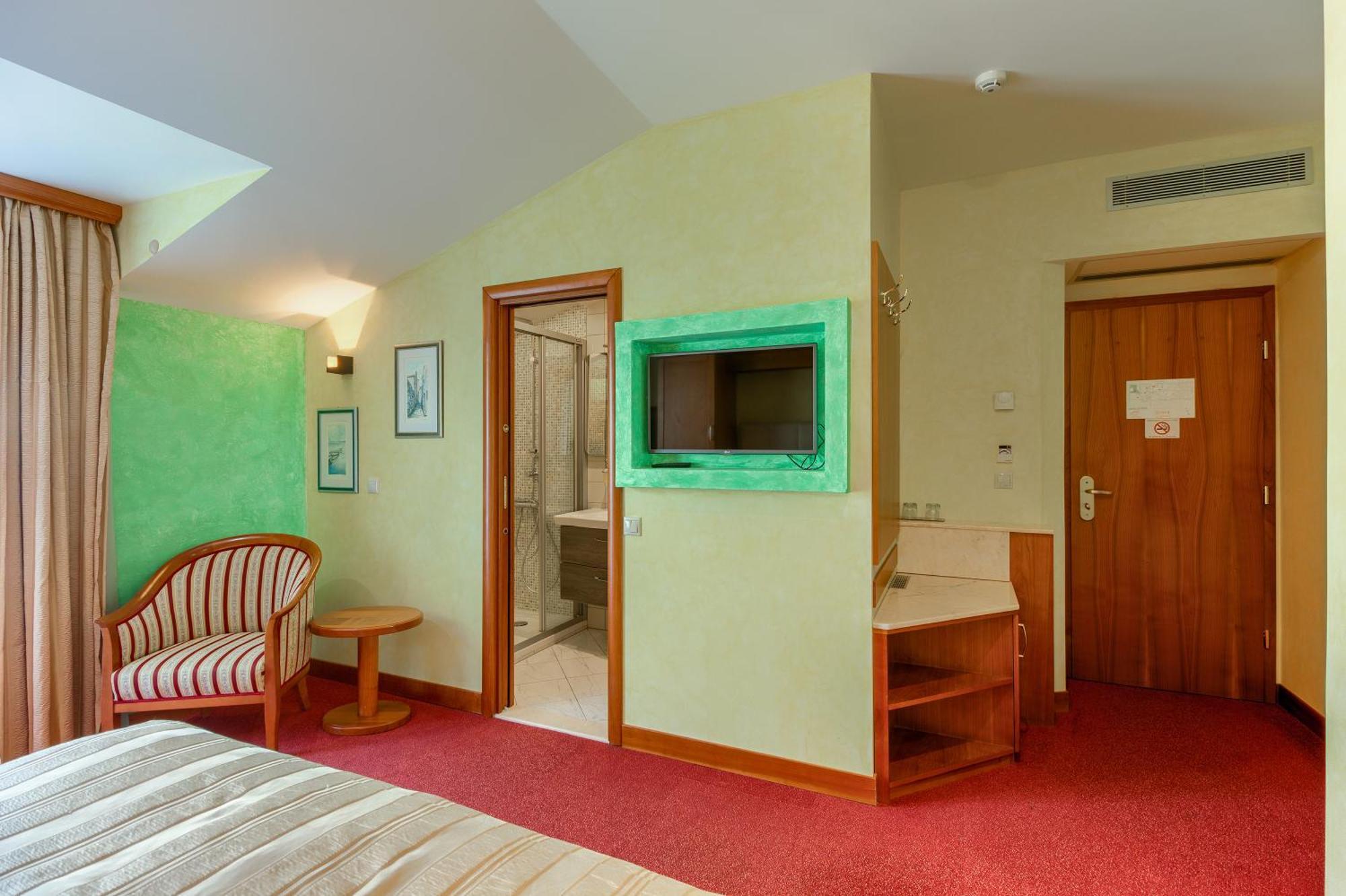 Hotel Villa Dvor (Adults Only) Omiš Habitación foto
